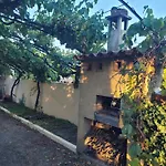 Evasion En Provence Bas De Villa Avec Jardin & Vignes, Soleil & Fraicheur